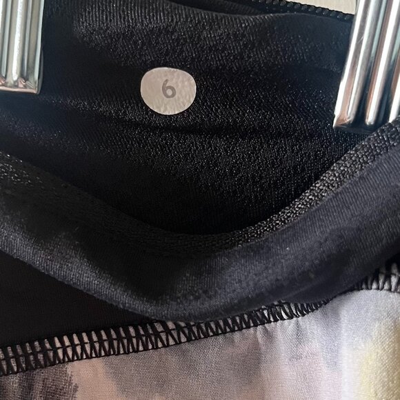 Lululemon Willpower Skort Size 6  Watercolor - Picture 7 of 8